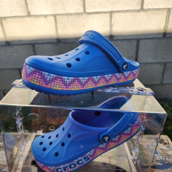 NEW Crocs BAYABAND CHEVRON BAND CLOG Size M 9 - W 11 - Picture 6 of 6